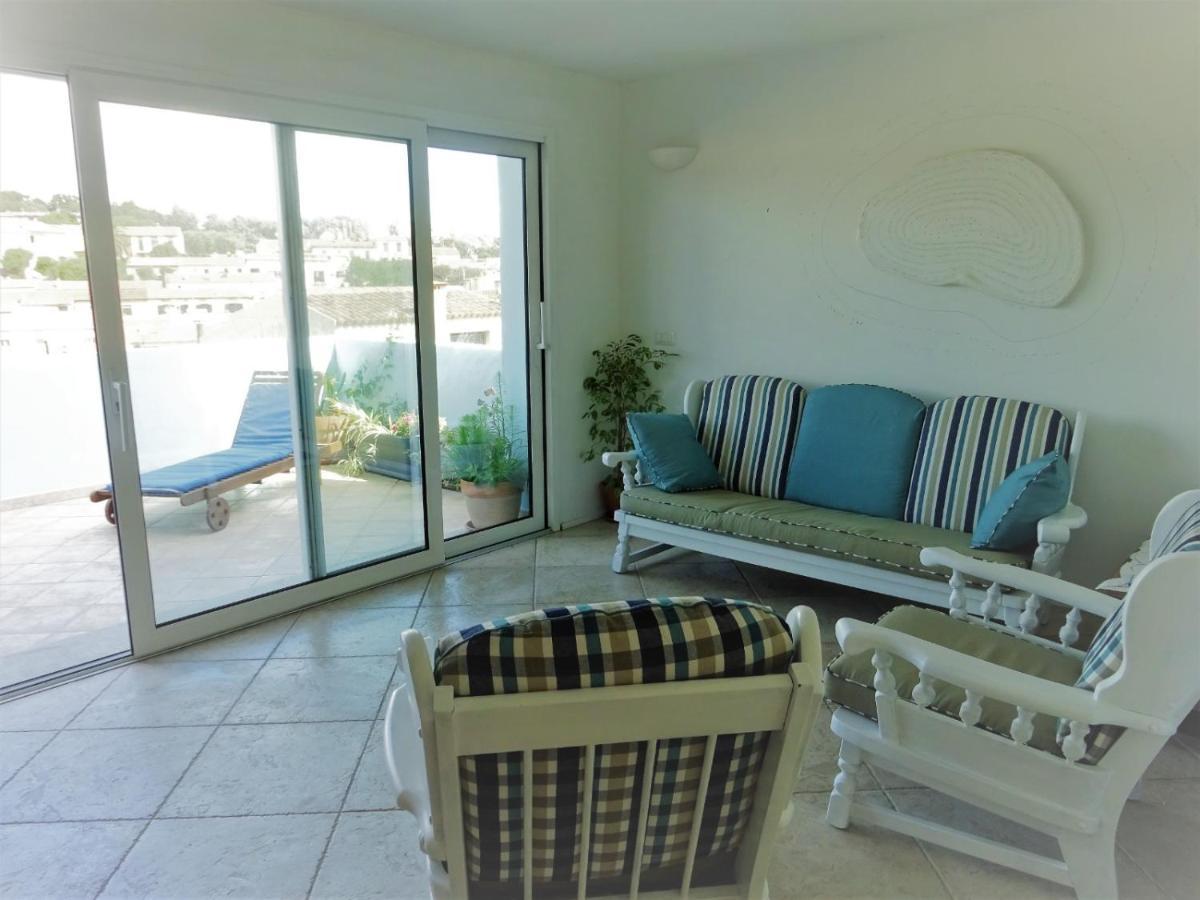 White - San Pantaleo Apartman Kültér fotó