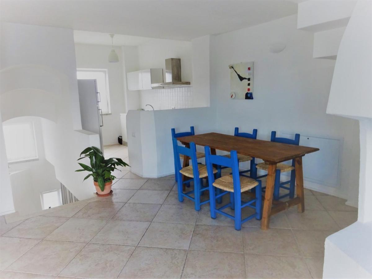 White - San Pantaleo Apartman Kültér fotó