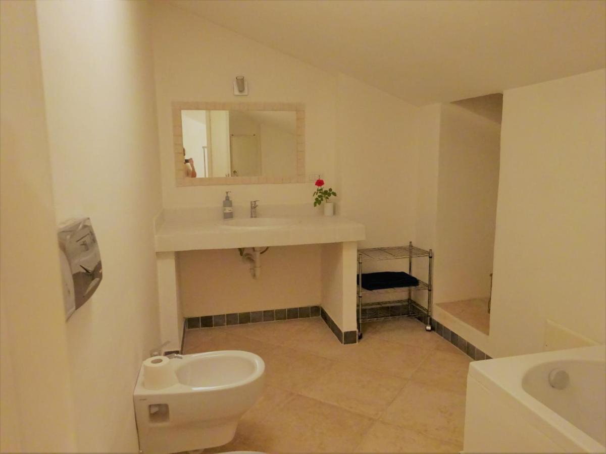White - San Pantaleo Apartman Kültér fotó