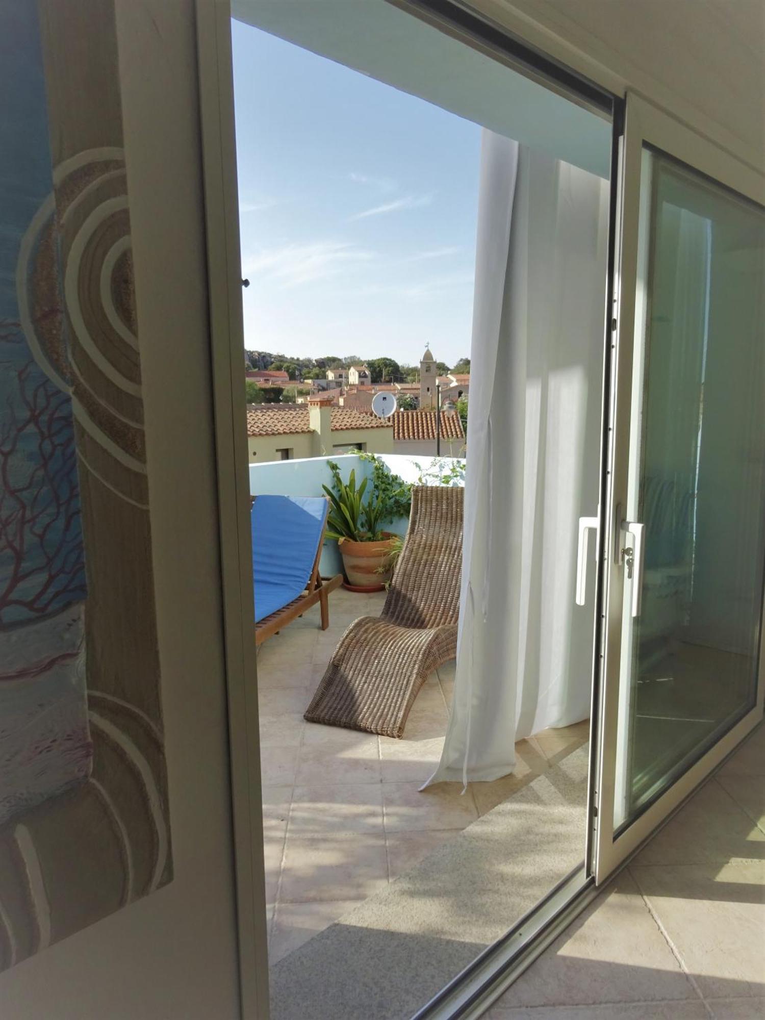 White - San Pantaleo Apartman Kültér fotó