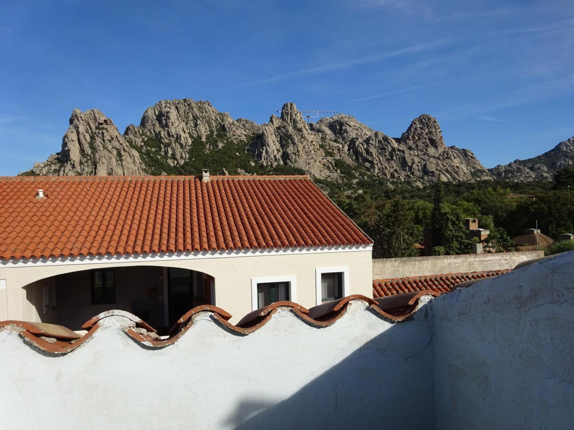 White - San Pantaleo Apartman Kültér fotó